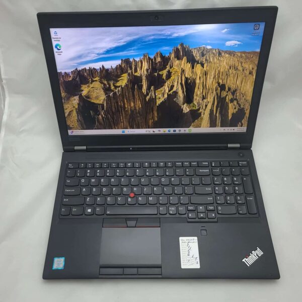 P52 LT GRAFICA i7-8 - Imagen 2